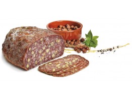3055011-francuskie salami z orzechami laskowymi